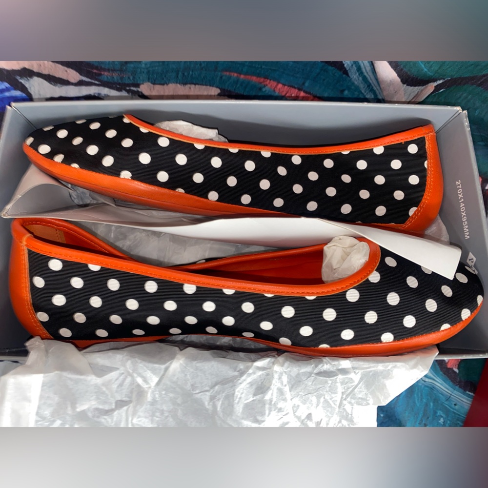 Johnson and Murphy poka-dot flats